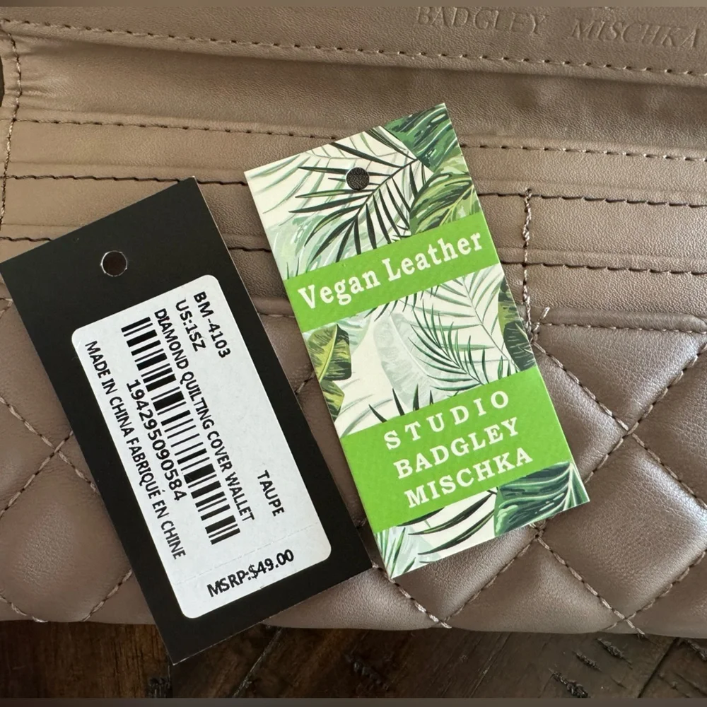 NWT Badgley Mischka Diamond Quilting Wallet in Taupe